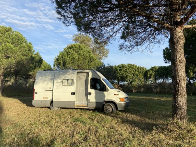 How to store food in a van?